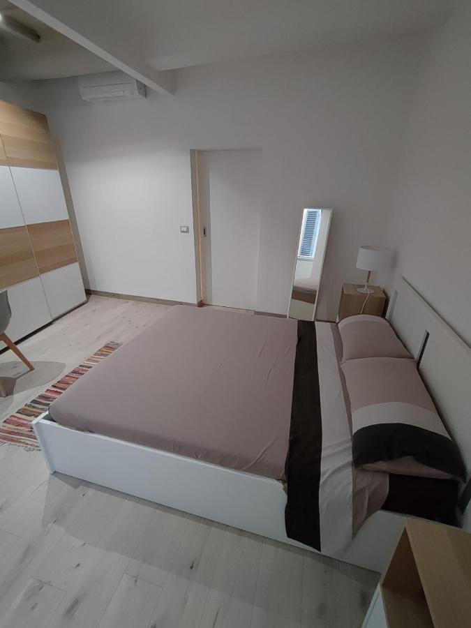 פירנצה Cozy Apartment Near Ponte Vecchio מראה חיצוני תמונה